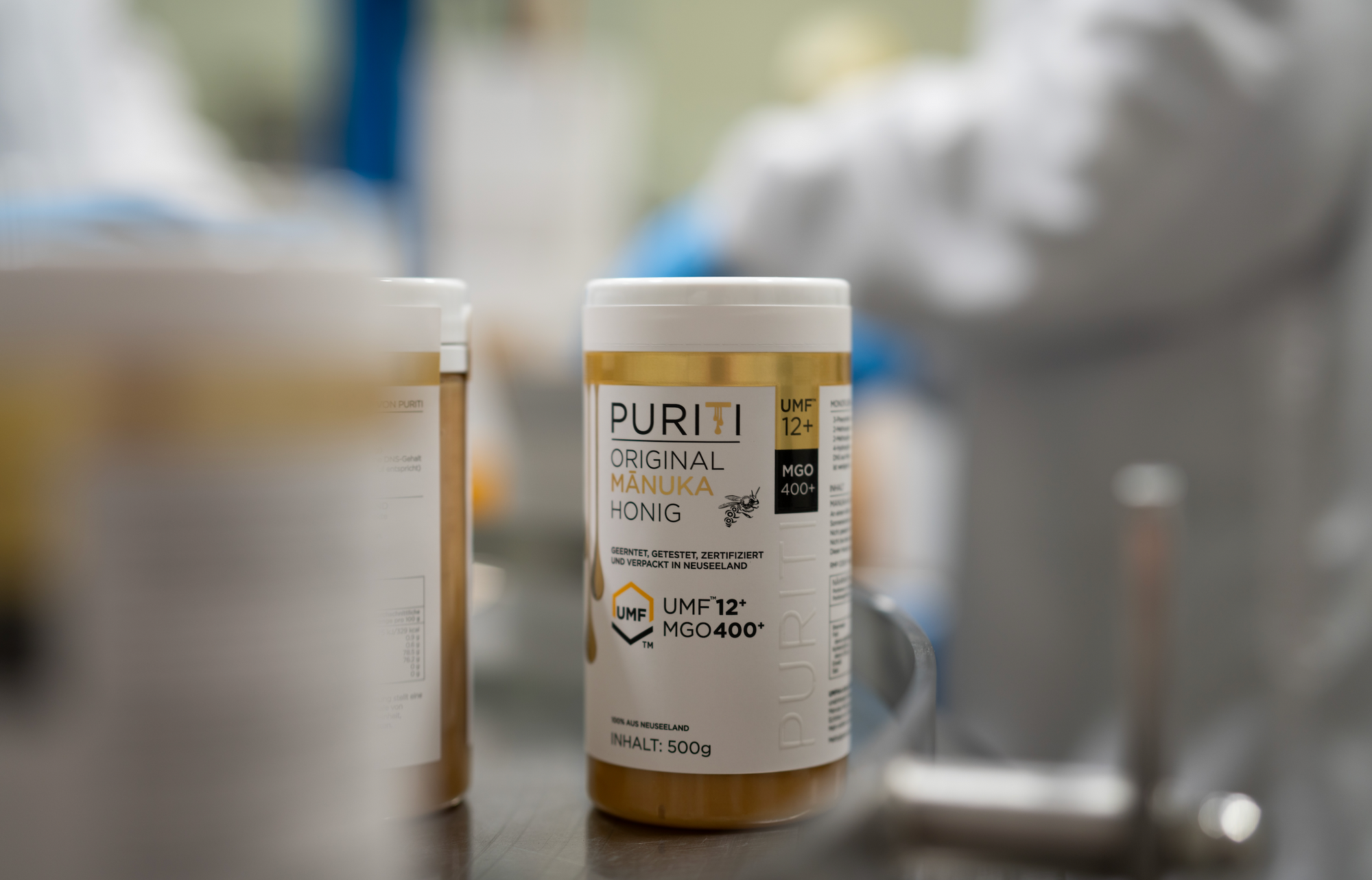 The Global Buzz: Why Mānuka Honey is Captivating the World