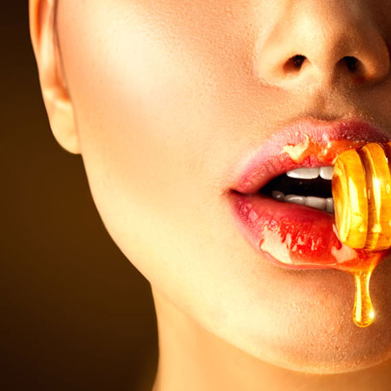 Manuka Honey for a DIY Face & Lip Mask