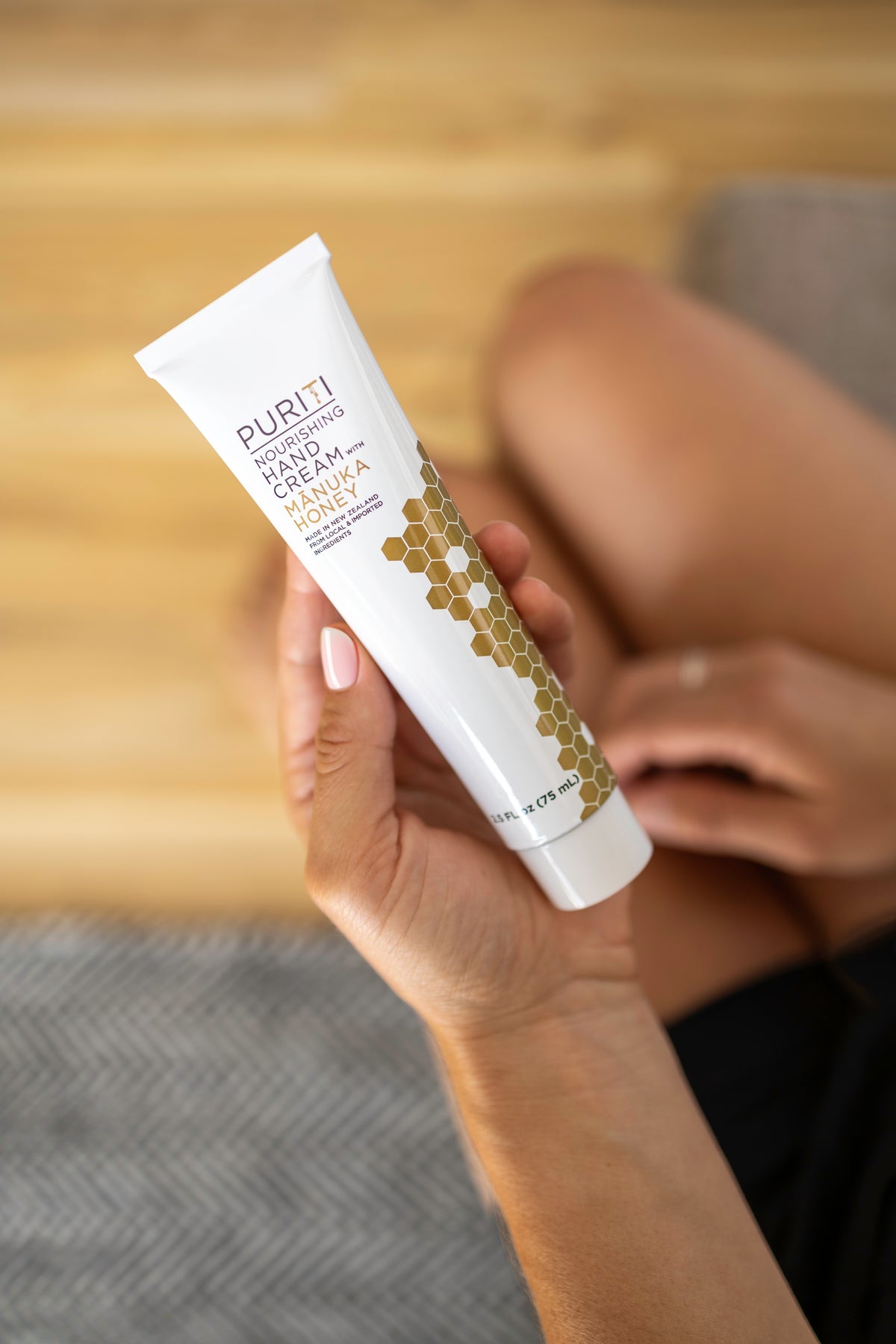 NOURISHING HAND CREAM WITH MANUKA HONEY